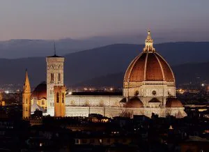 La catedral de Florencia al anochecer