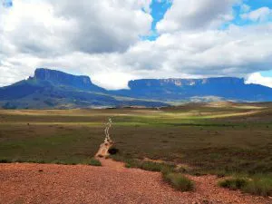 Mount Roraima and Kukenán