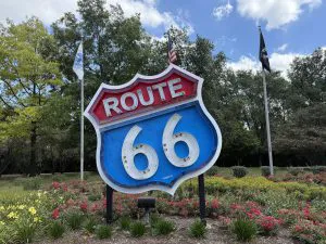 Señal de la Ruta 66 en Joliet, Illinois