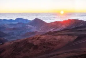 Amanecer sobre el cráter del Haleakalā, Maui