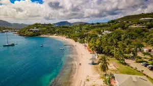 Playa tropical desde arriba, Antigua