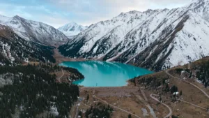 El Gran Lago de Almatý desde el aire
