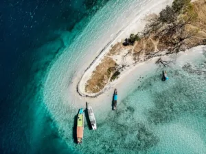 Boats on a White Sandbar, Comoros
