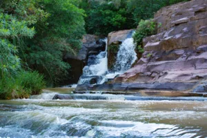 Cascade over Red Rock, Karfiguela