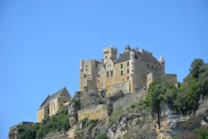 El castillo de Beynac sobre el Dordoña