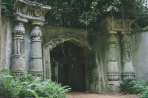Egyptian Avenue Gateway, Highgate Cemetery, London