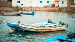 Barcas de pesca en el puerto de Tadjoura
