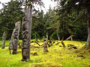 Tótems haida en SGang Gwaay, Haida Gwaii