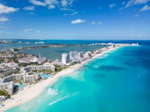 Zona Hotelera entre el mar y la laguna, Cancún