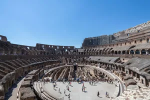 El interior del Coliseo, Roma