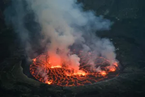 Dentro del cráter del Nyiragongo