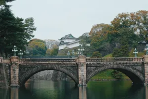 El puente Nijubashi y el Palacio Imperial, Tokio