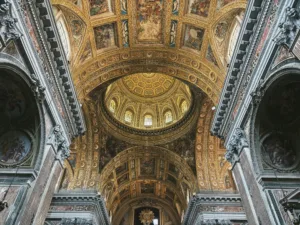 Techo pintado de la catedral de Nápoles