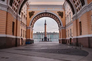 Palace Square through the General Staff Arch