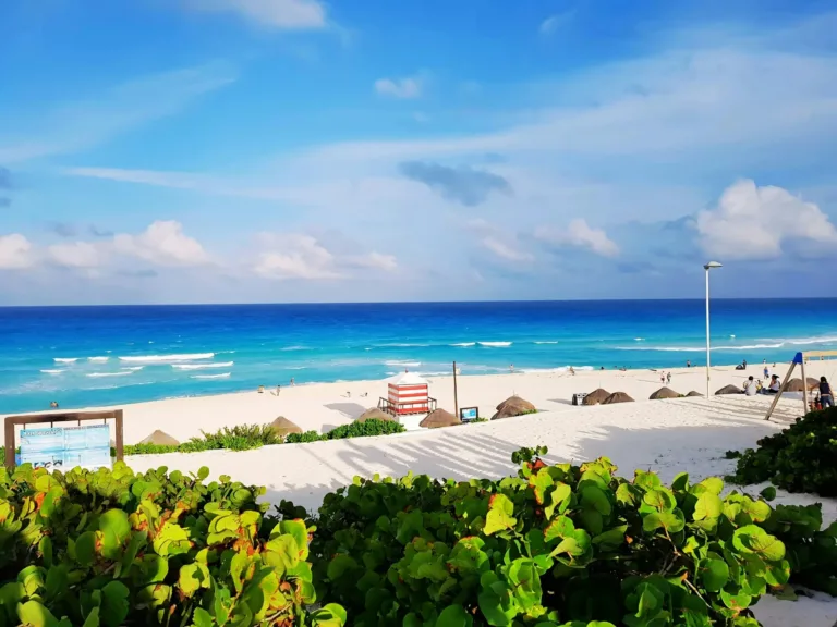 Playa Delfines and the Caribbean, Cancún