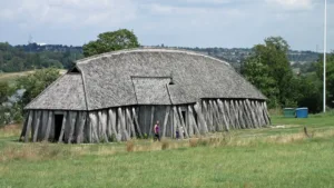 Casa larga vikinga reconstruida en Fyrkat