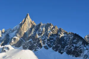 La Aiguille du Dru sobre Chamonix