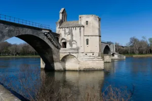 El puente de Saint-Bénézet sobre el Ródano, Aviñón