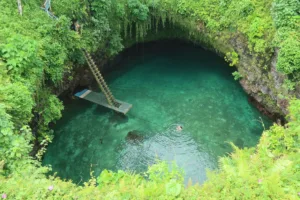 To Sua Ocean Trench, Lotofaga