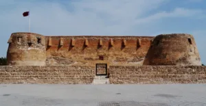Murallas y torres del fuerte de Arad