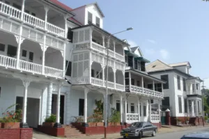 Casas de madera en el viejo Paramaribo